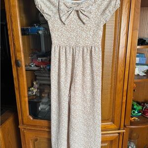 Amy Byer Cream and Light Tan Floral Bow Top